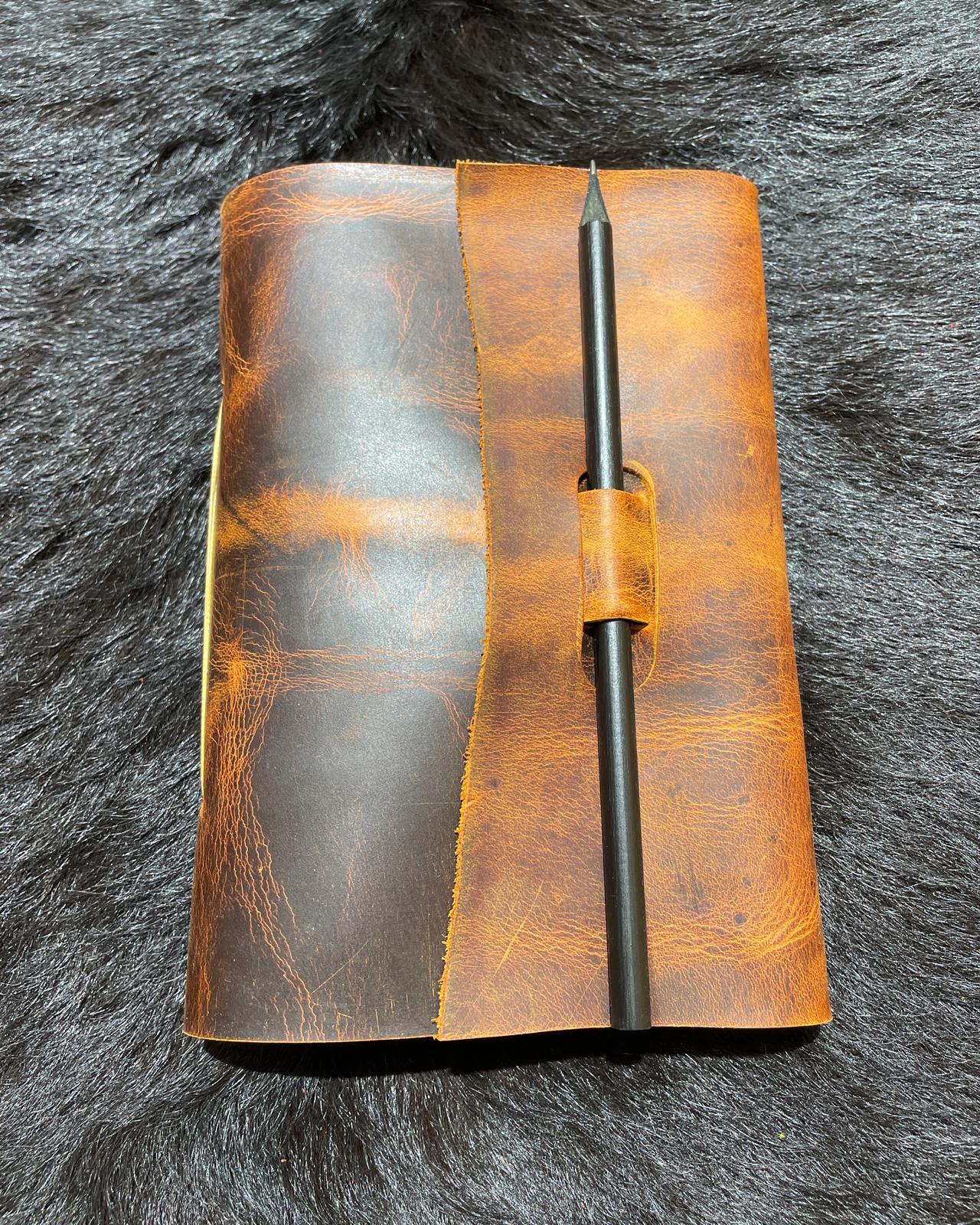 Organik Kağıtlı El Yapımı Deri Defter (Orta Boy)