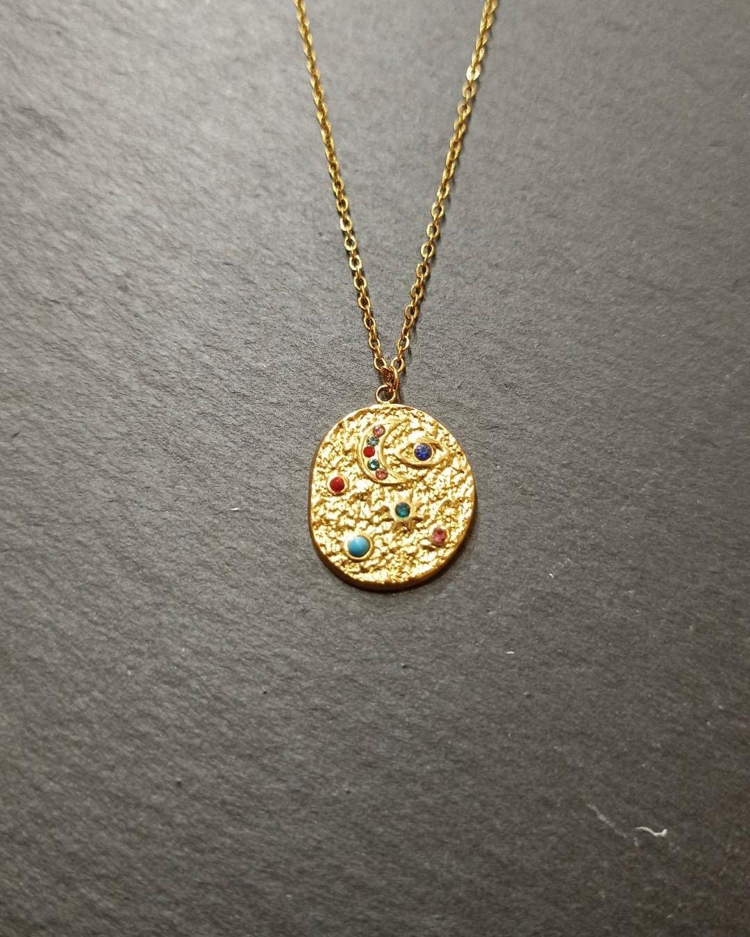 Pin Vintage Gold Kaplama Kolye