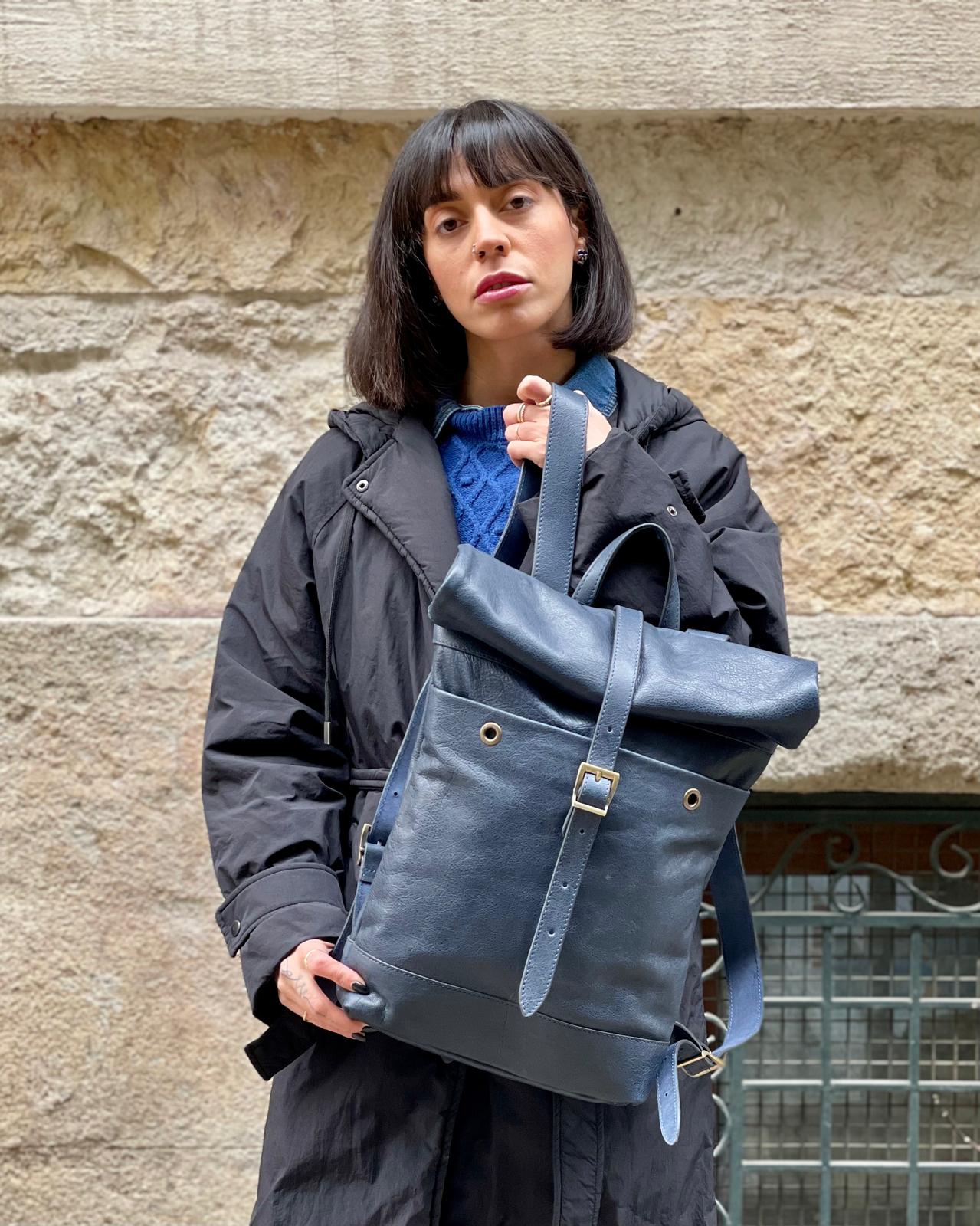 Roll Unisex El Yapımı Deri Sırt Çantası Lacivert